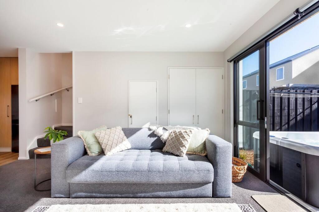 Stylish Townhouse With Hot Tub Christchurch Exterior foto