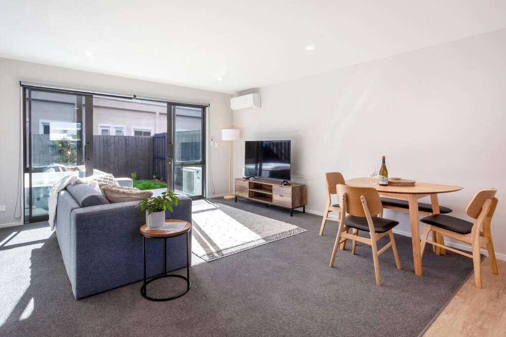Stylish Townhouse With Hot Tub Christchurch Exterior foto