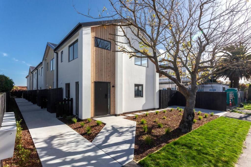 Stylish Townhouse With Hot Tub Christchurch Exterior foto